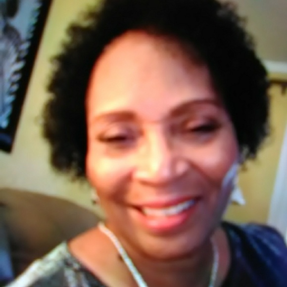 Meet your Posher, Retha - Picture 1 of 1